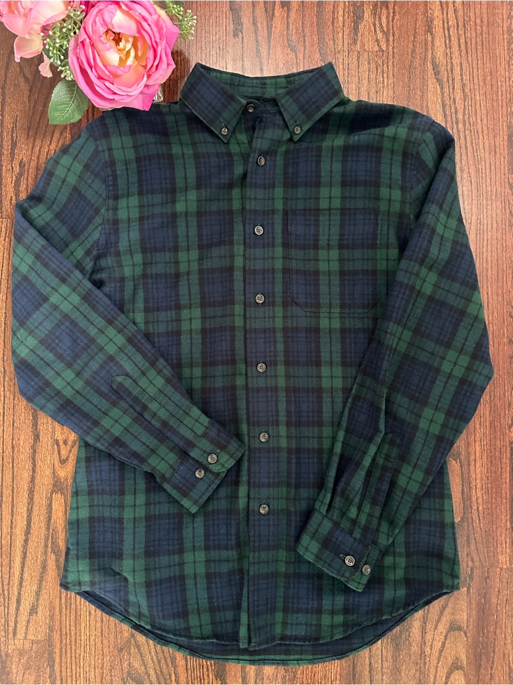LL Bean Slightly Fitted Black Watch Plaid flannel shirt, size M